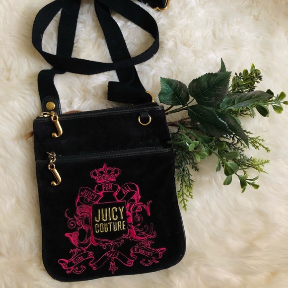 Juicy Couture Handbags - Juicy couture crossbody✨